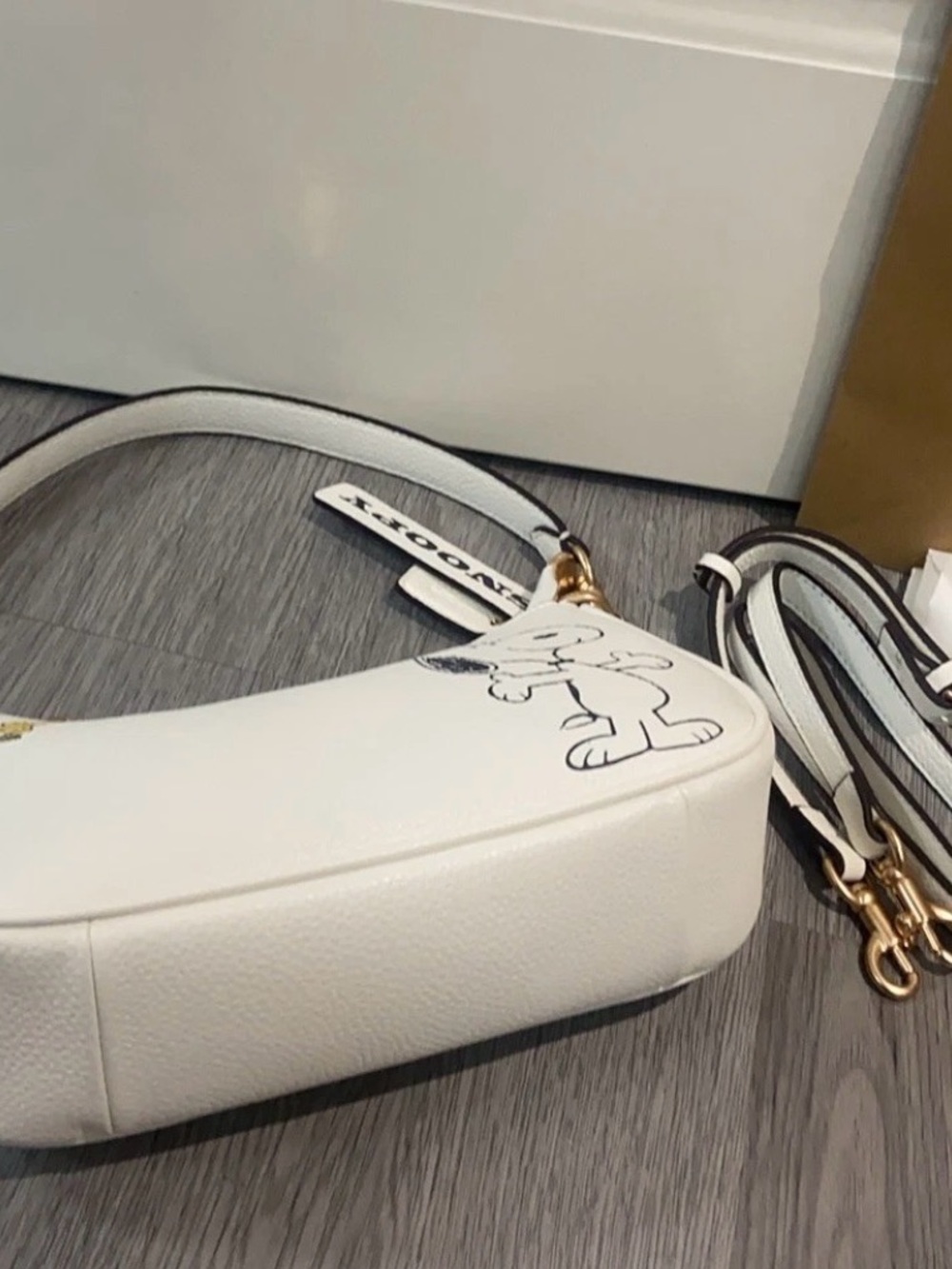Coach White Leather Snoopy Shoulder Bag with Gold Hardware - Picture 5 of 7
